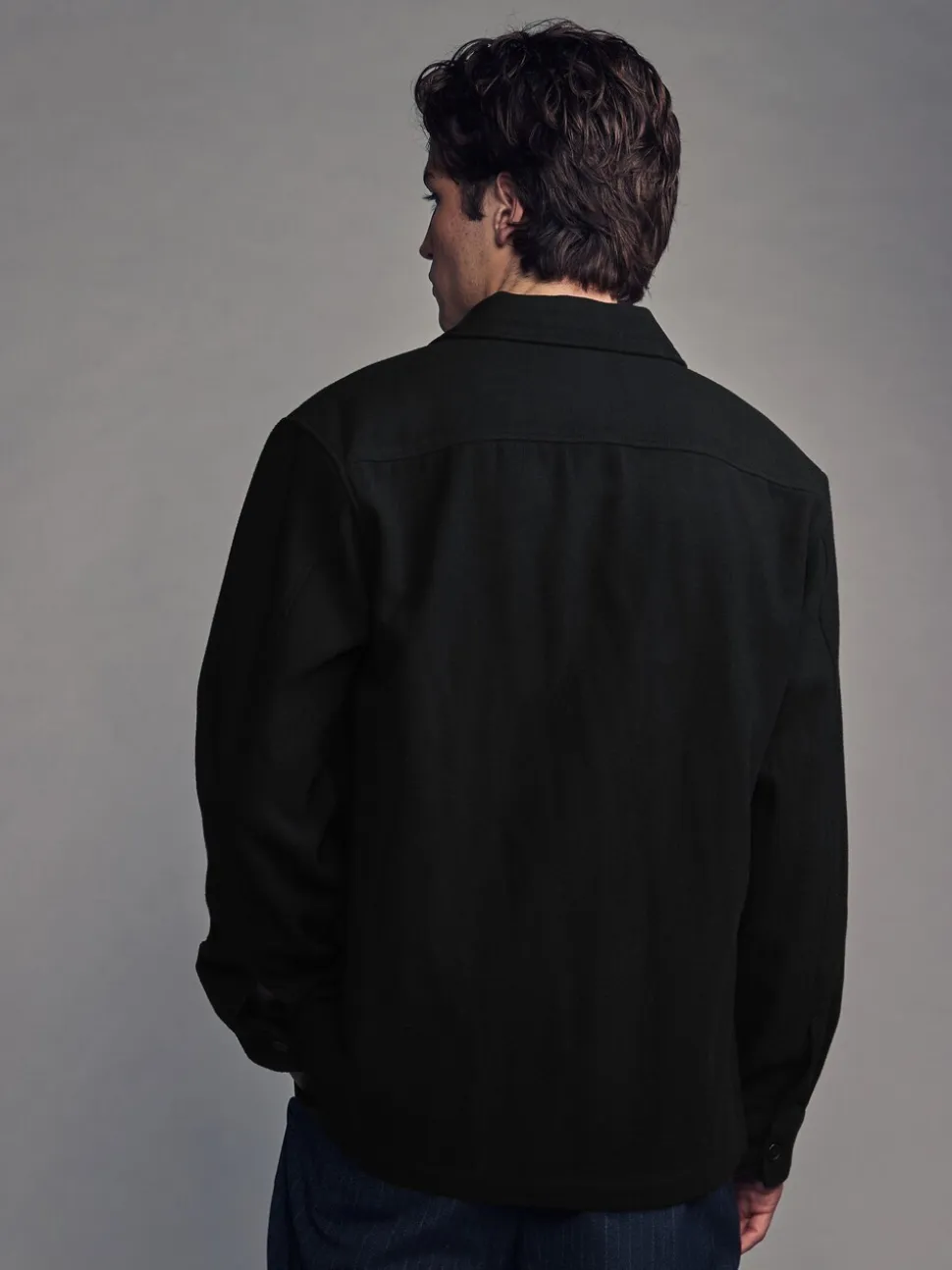 Zwart - Overshirt met twee zakken en wol