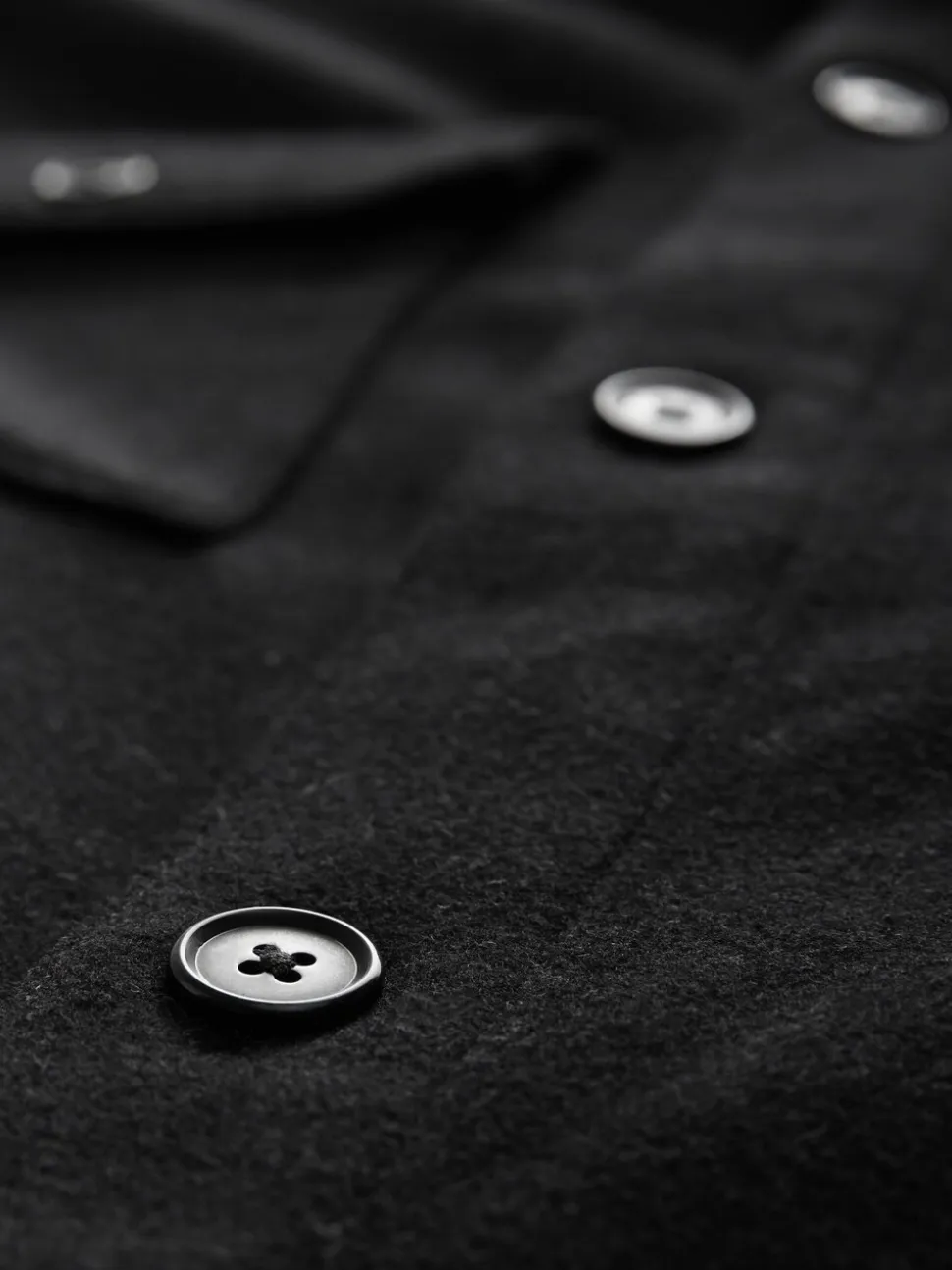 Zwart - Overshirt met twee zakken en wol