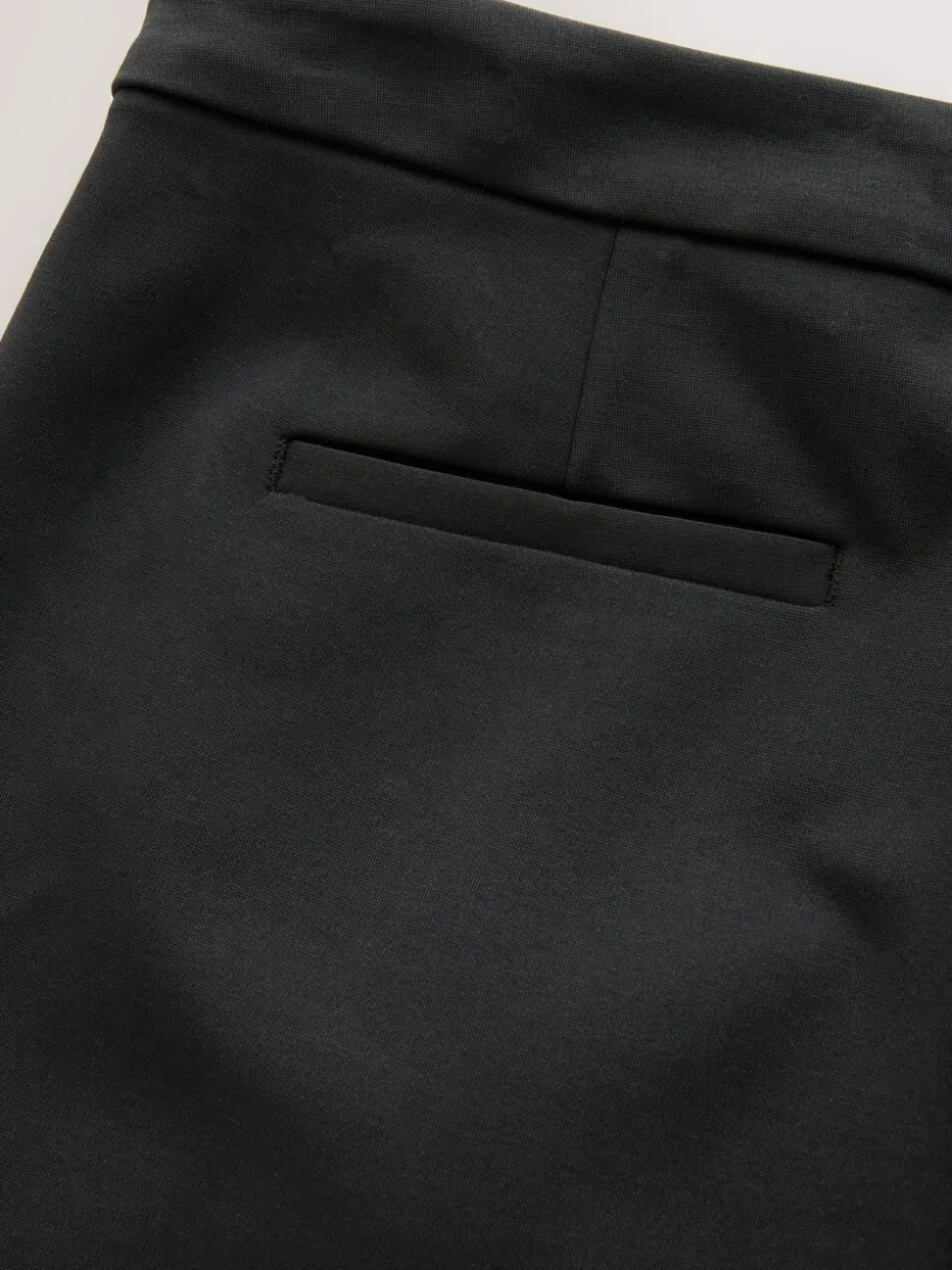 Zwart - Ponte Broek met Wijde pijpen en goudkleurige knoopdetails