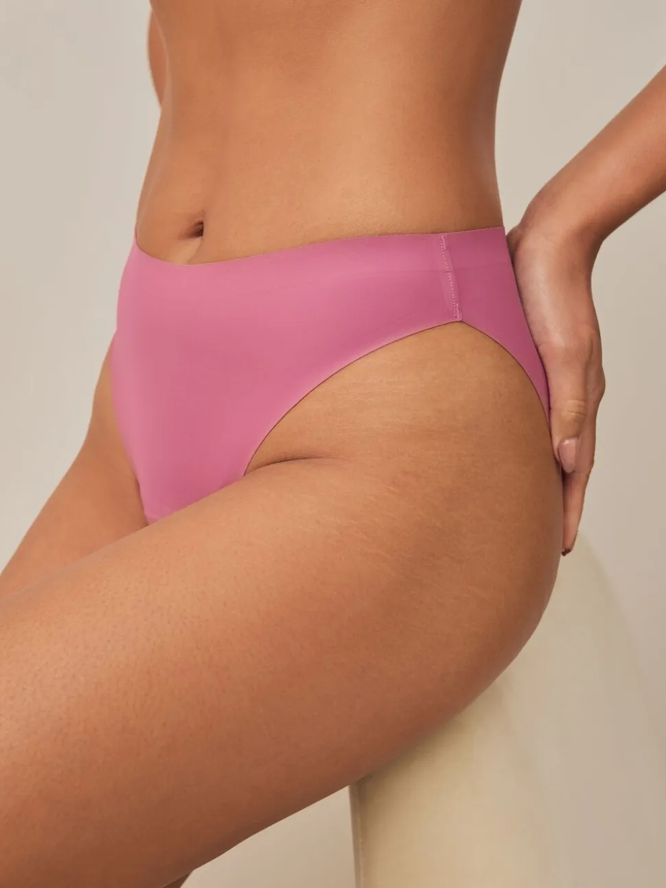Zwart / Praline Huidskleur / Roze Bloemen - Set van 4 No VPL menstruatieslips voor medium vloeien