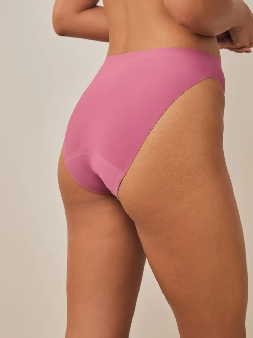Zwart / Praline Huidskleur / Roze Bloemen - Set van 4 No VPL menstruatieslips voor medium vloeien