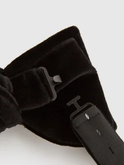 Zwart - Reiss Hike vlinderstrik van fluweel