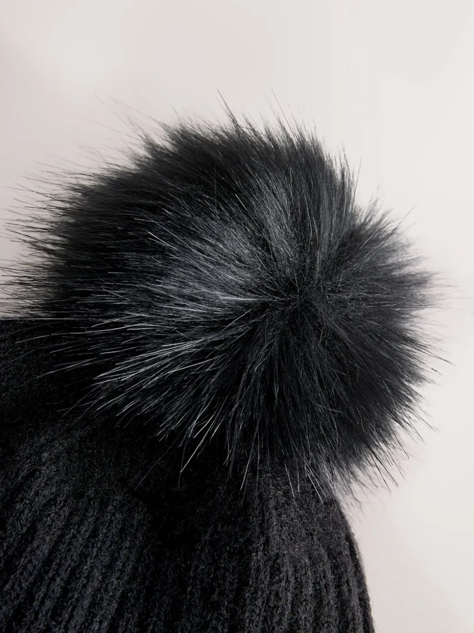 Zwart - Rib Knit Pom Hat