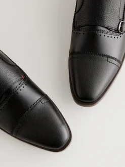 Zwart - Schoenen met neusstuk en dubbel monkbandje