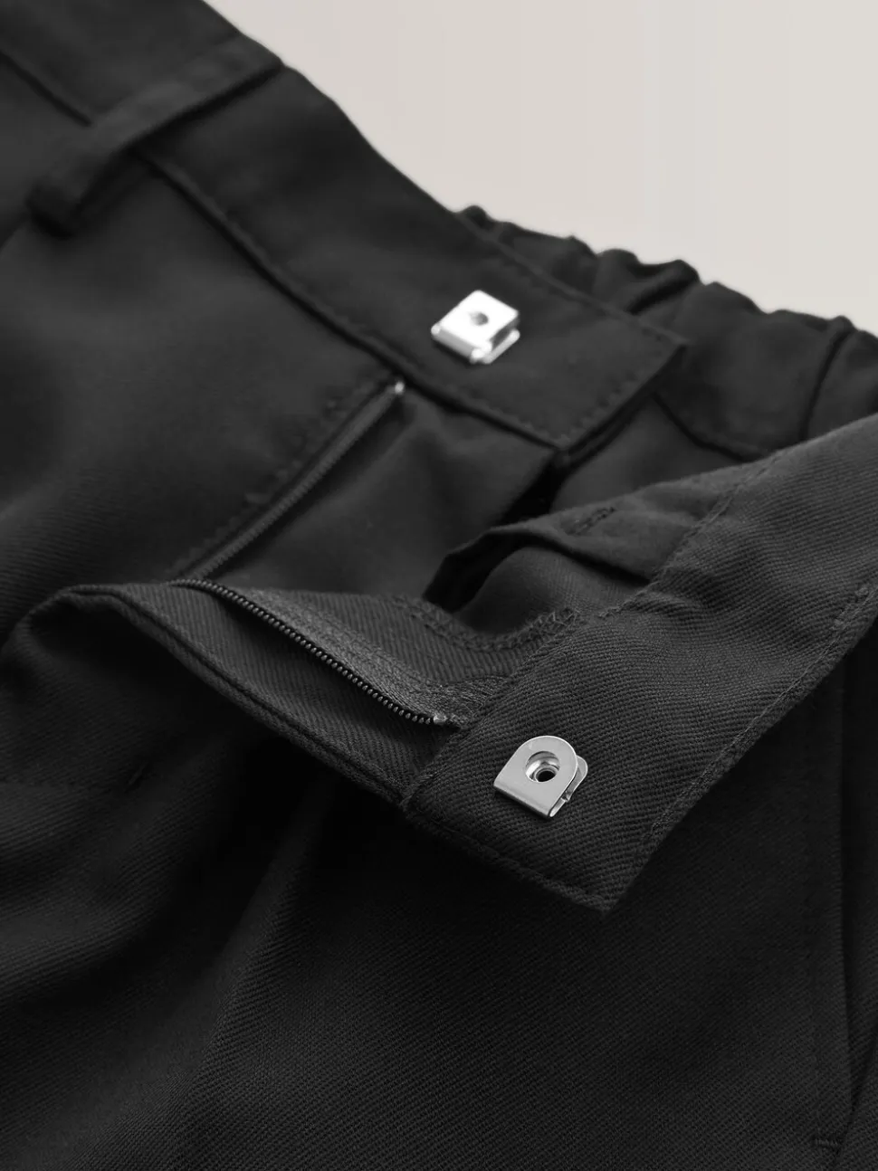 Zwart - Schoolbroek met geplooide voorkant (3-17 jr)