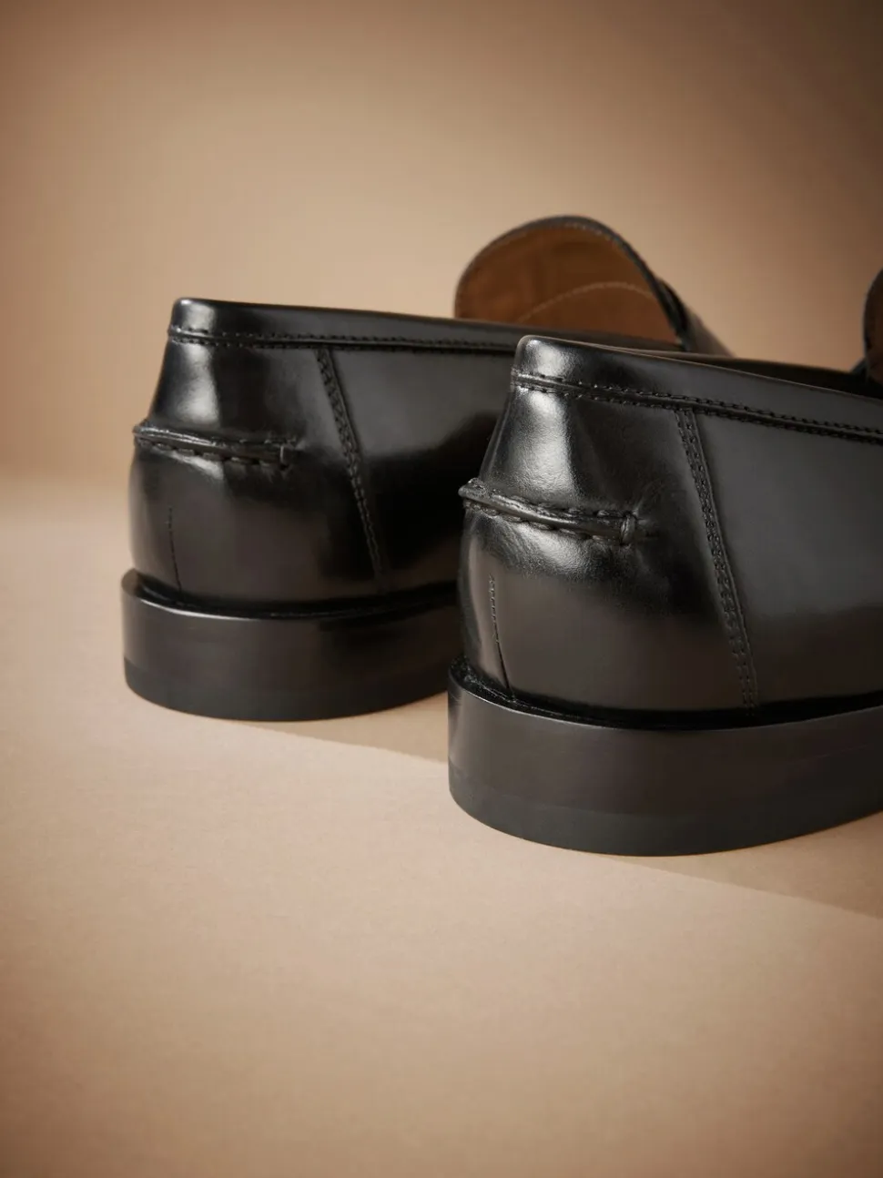 Zwart - Signature - Italiaanse penny-loafers van leer