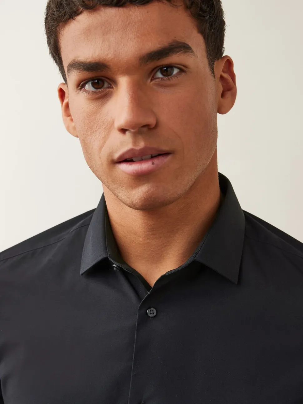 Zwart - Slim Fit - Strijkvrij net overhemd met enkele manchet