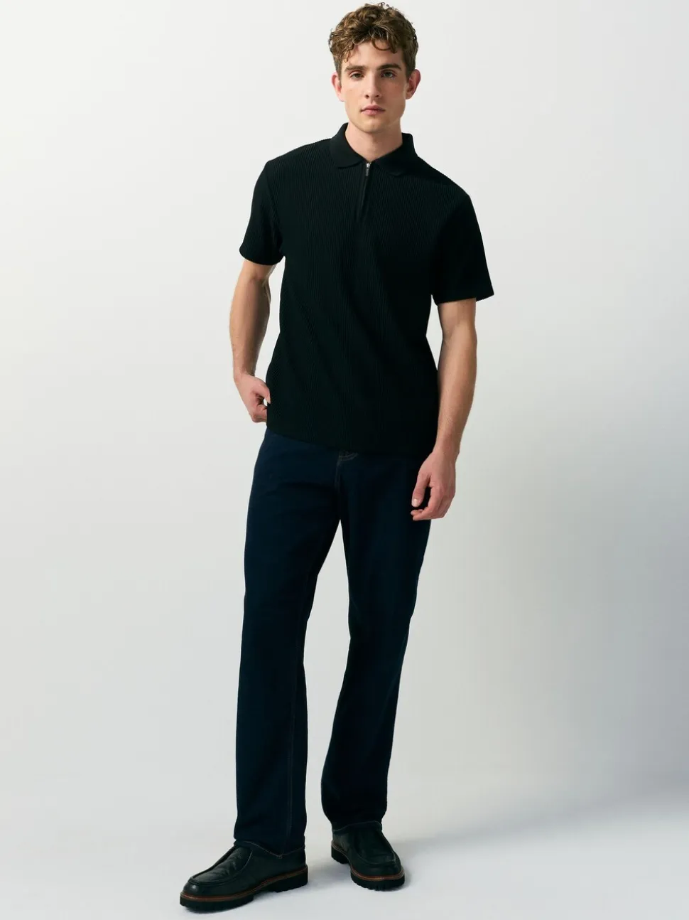 Zwart - Smart poloshirt met textuur en rits