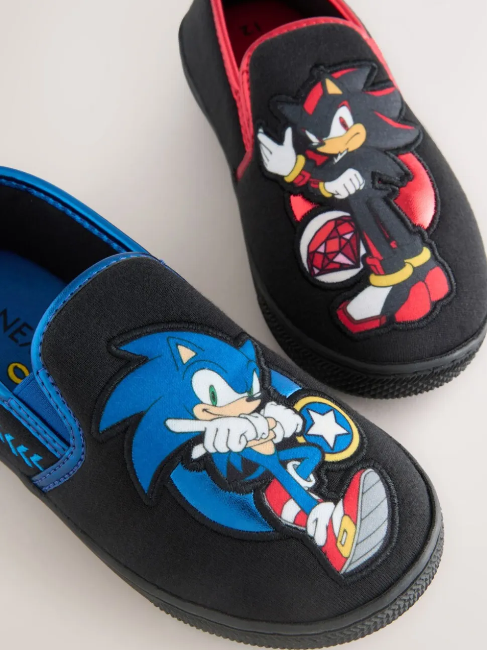 Zwart - Sonic pantoffels met omgevende zool