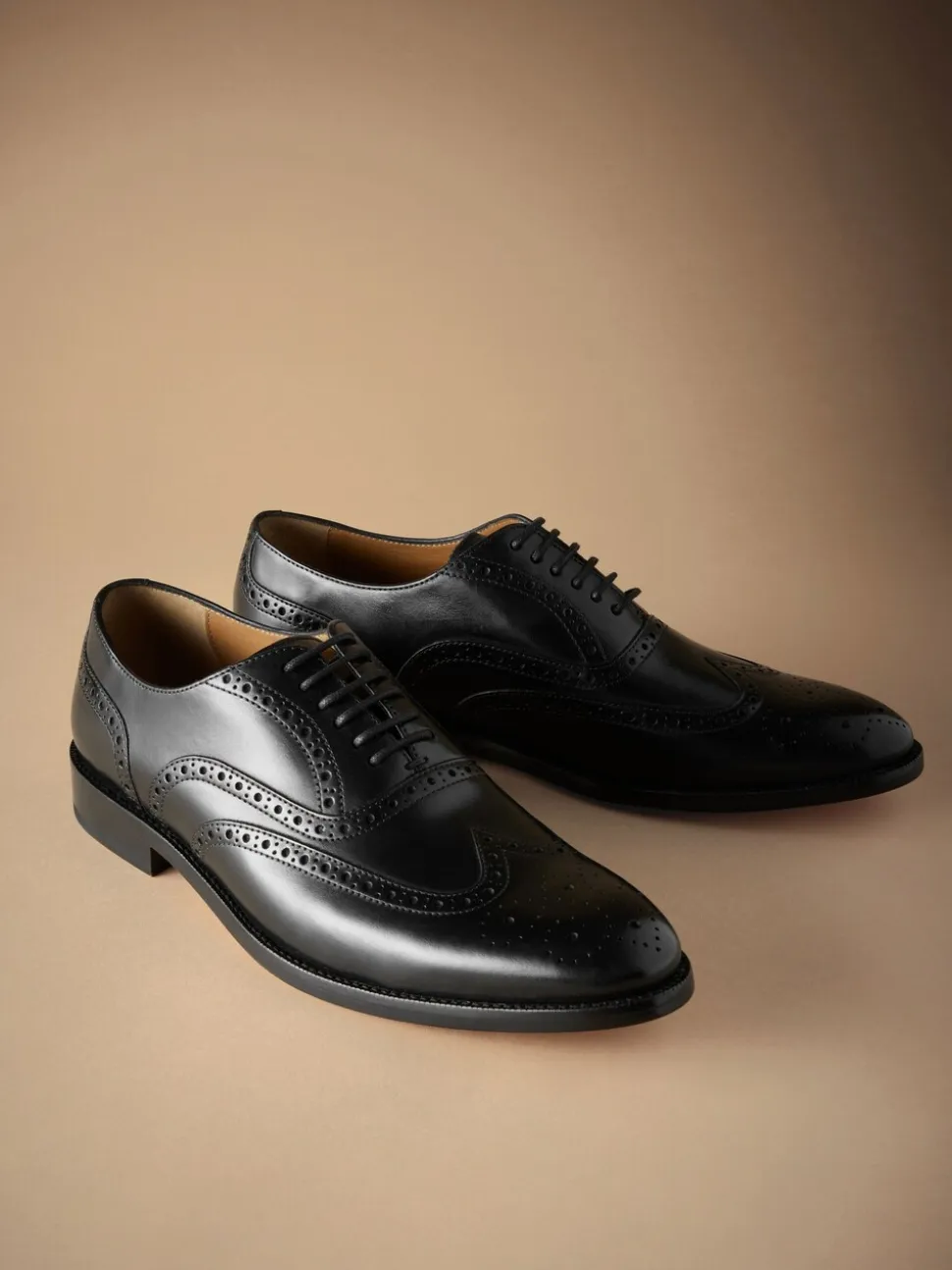 Zwart - Standaard pasvorm - Signature Italiaans leren brogues met gevleugelde neus