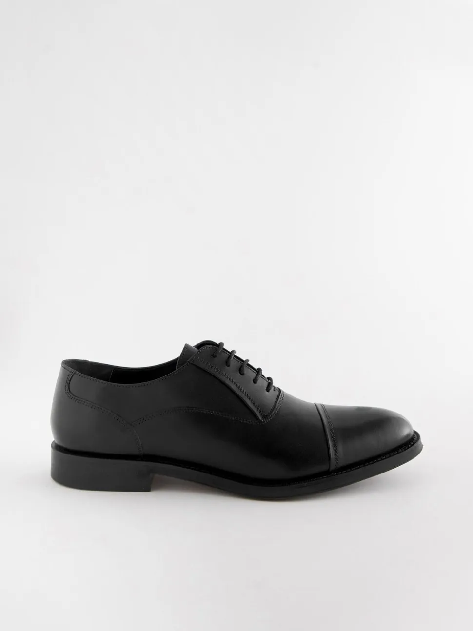 Zwart - Standaard pasvorm - Leren Oxford schoenen met neusstuk