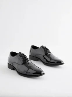 Zwart - Standaard pasvorm - Lakleren Oxford-schoenen met neusstuk