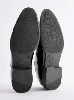 Zwart - Standaard pasvorm - Lakleren Oxford-schoenen met neusstuk