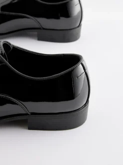 Zwart - Standaard pasvorm - Lakleren Oxford-schoenen met neusstuk