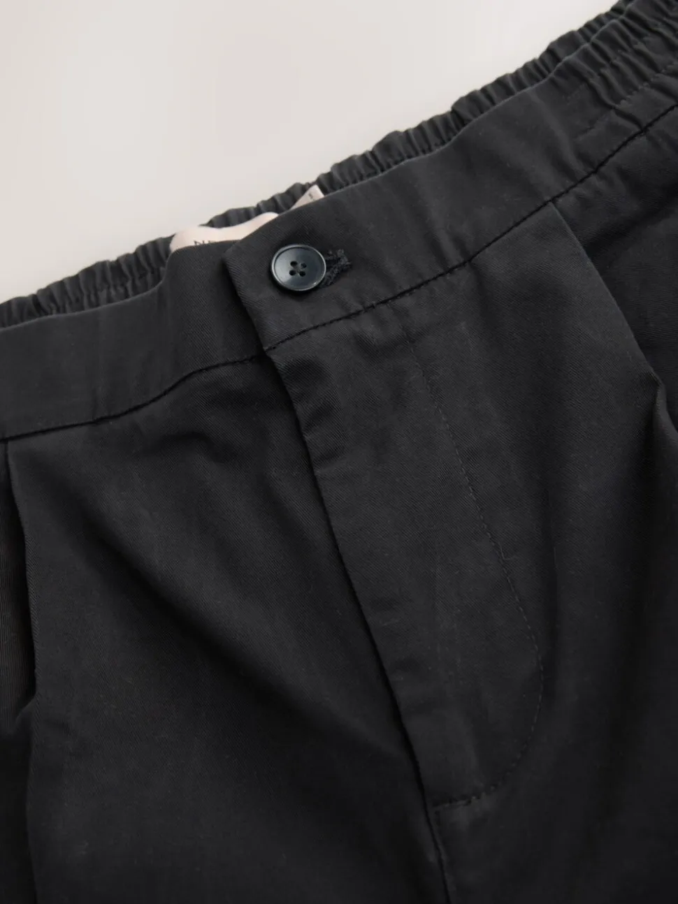 Zwart - Standaard toelopende pasvorm - Pleated Stretch Chinos Trousers With Elasticated Waist