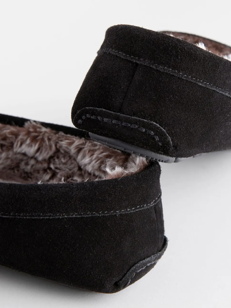 Zwart - Suède mocassinpantoffels met voering van imitatiebont