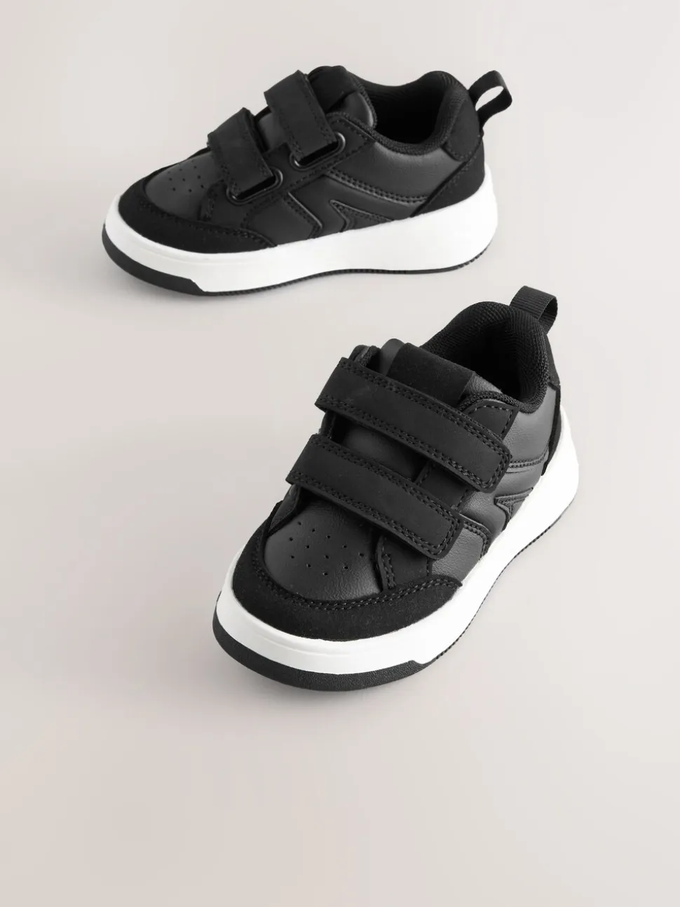 Zwart - Trainers met Klittenbandsluiting en twee banden
