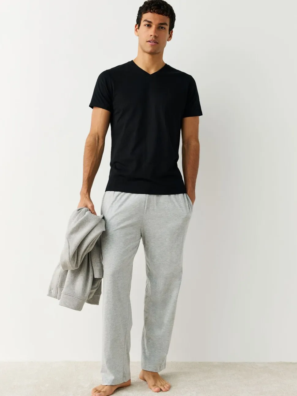 Zwart - Verpakking van 5 slim-fit 100% katoenen T-shirts met V-hals en laagjes