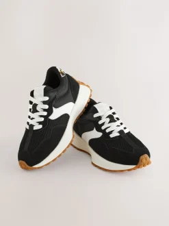 Zwart - Vetersneakers met dikke zool