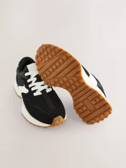 Zwart - Vetersneakers met dikke zool