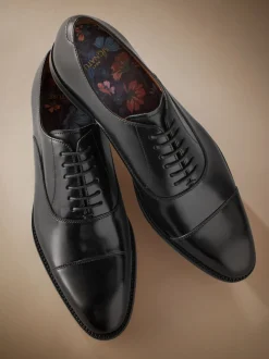 Zwart - Wijde pasvorm - Signature Leather - Oxford schoenen met neusstuk
