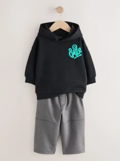 Zwart en grijs bedrukt - Set met hoodie en timmermansjoggingbroek (3 mnd - 7 jr)