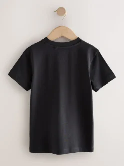 Zwart met auto - T-shirt met normale pasvorm, korte mouwen en all-over print (3-16jr)