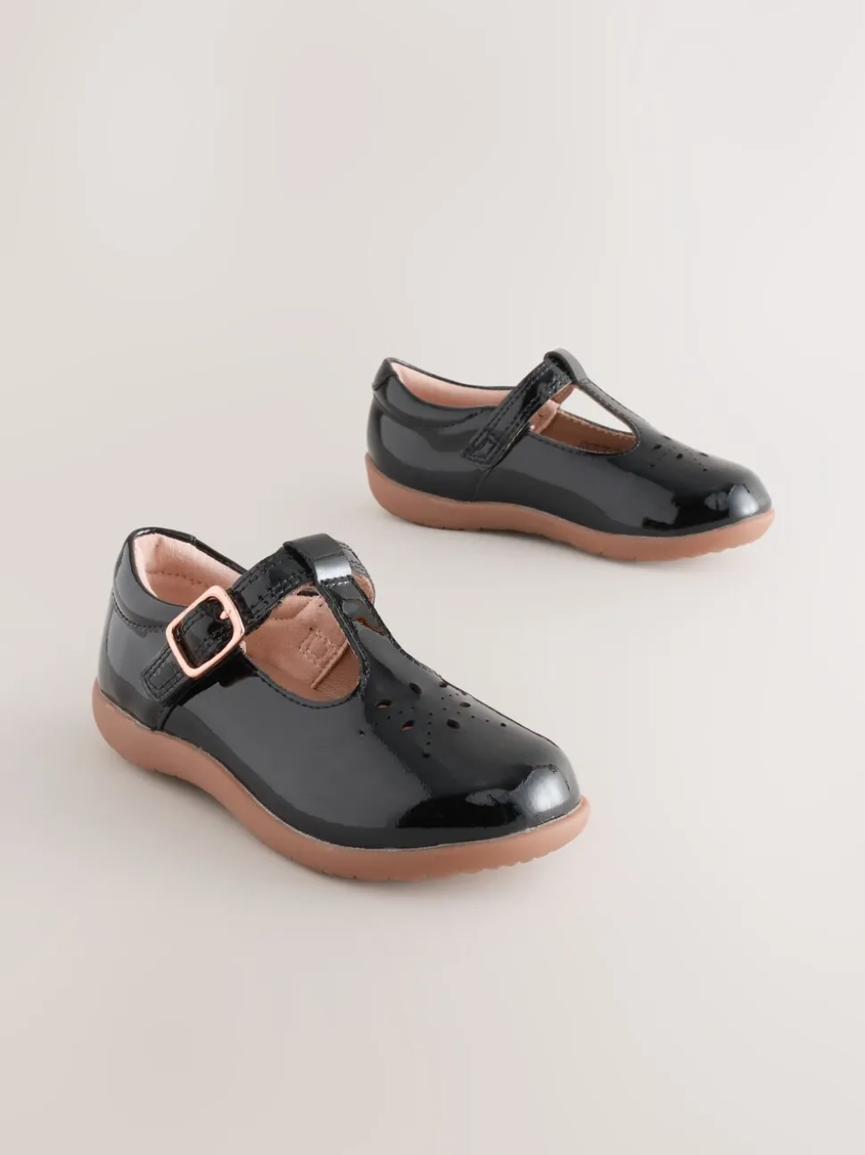 Zwart patentleer - First Walker schoenen met klittenband en T-bandje