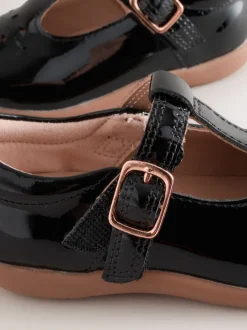 Zwart patentleer - First Walker schoenen met klittenband en T-bandje