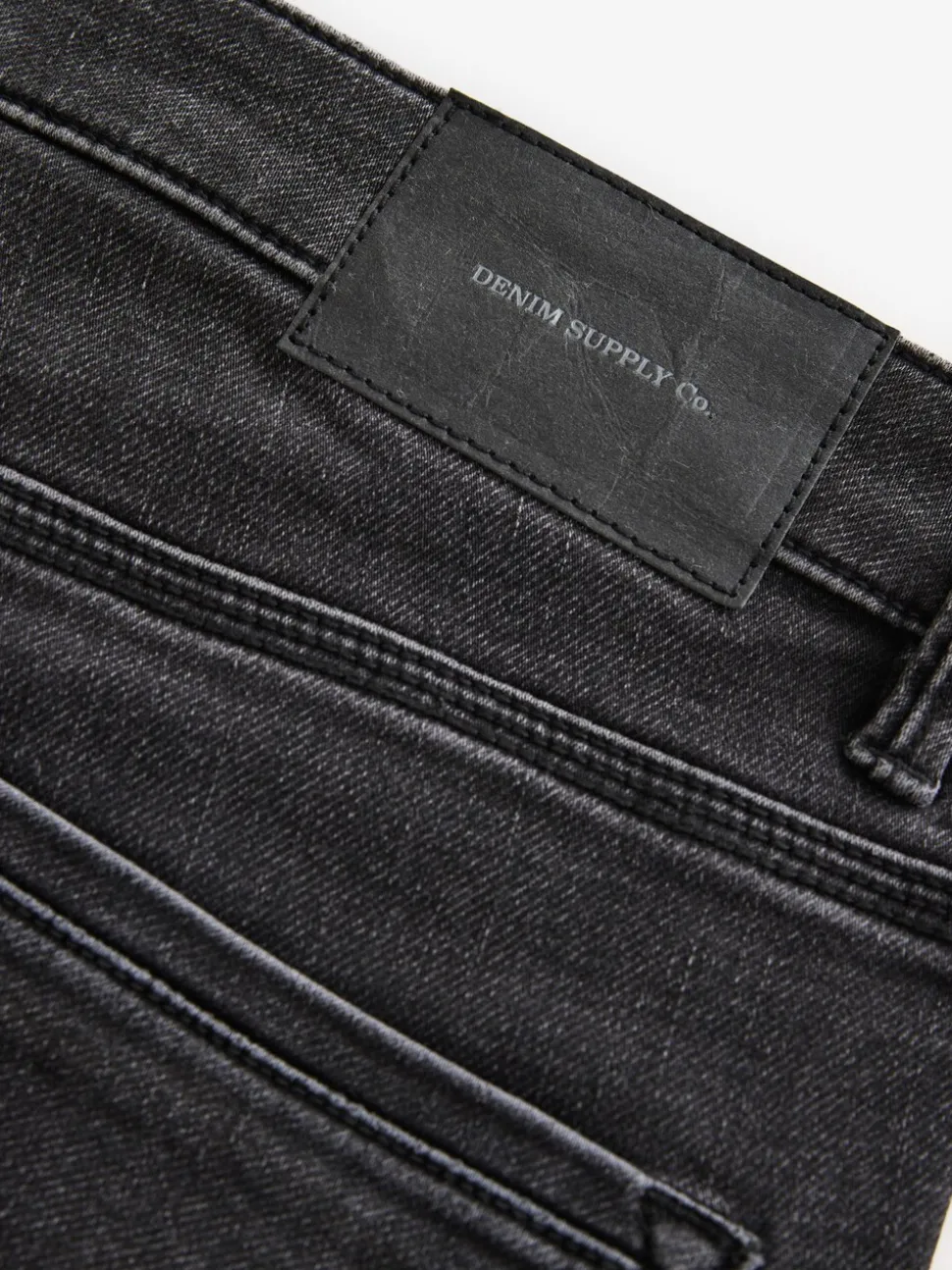 Zwarte wassing - Strakke Pasvorm - Comfortabele stretchjeans