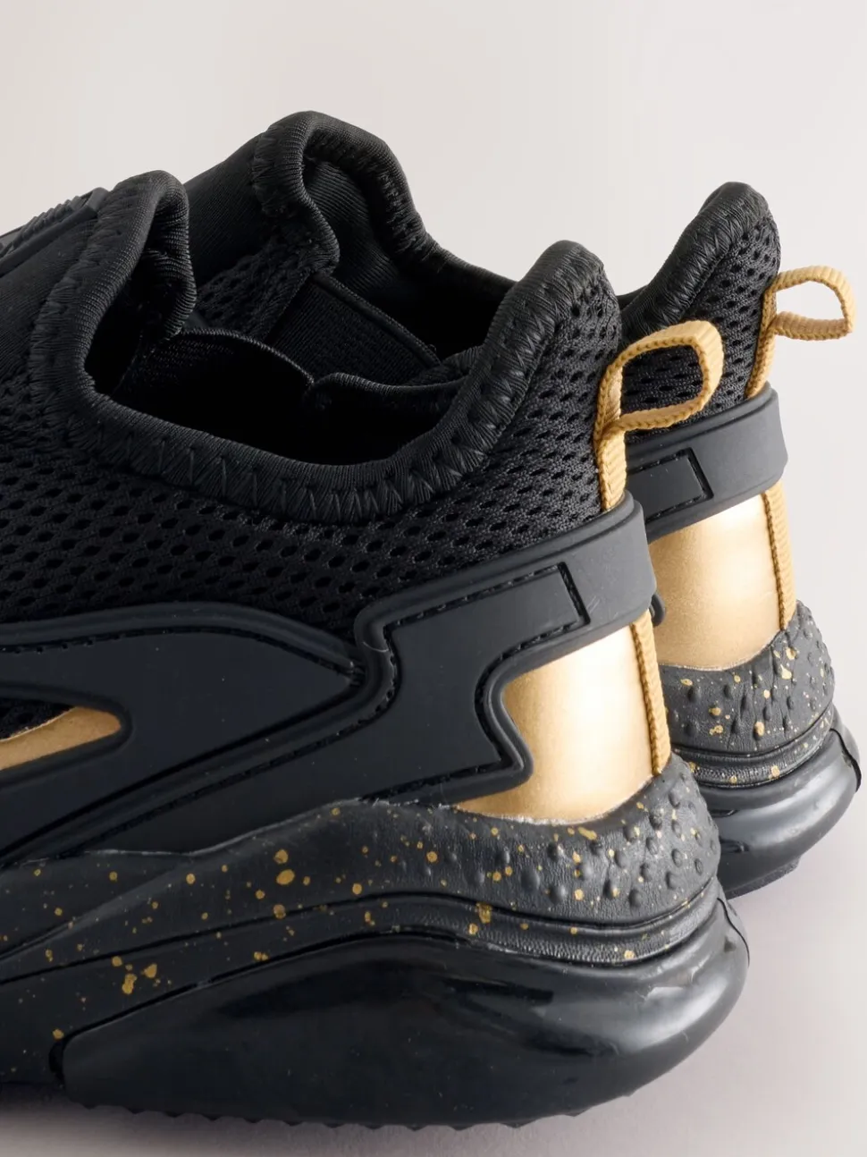 Zwart/goud - Elastische sportschoenen