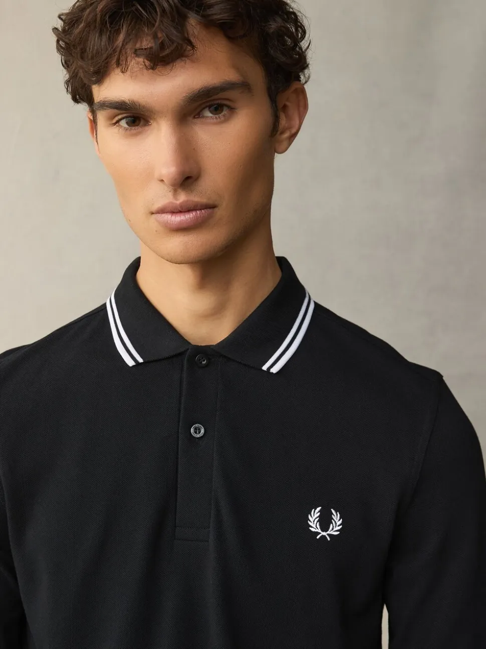 Zwart/wit - Fred Perry poloshirt met tweekleurige streep op de mouw